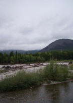 река Тыя и горы
