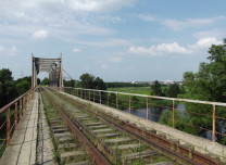 Неиспользуемый мост через Мухавец