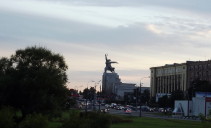Памятник Рабочему и Колхознице