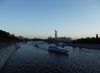 Вечерняя Москва-река у Киевского вокзала