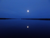 Шексна и луна. Рыбинское водохранилище