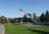 Самолёт-памятник в Жуковском